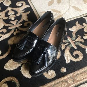 Black patent leather flats